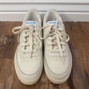Reebok Club C 85 Vintage Women's Shoes In Chalk / Alabaster / Sky Blue